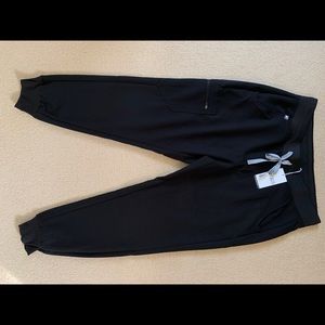 COPY - BRAND NEW Zamora joggers PETITE medium bla…